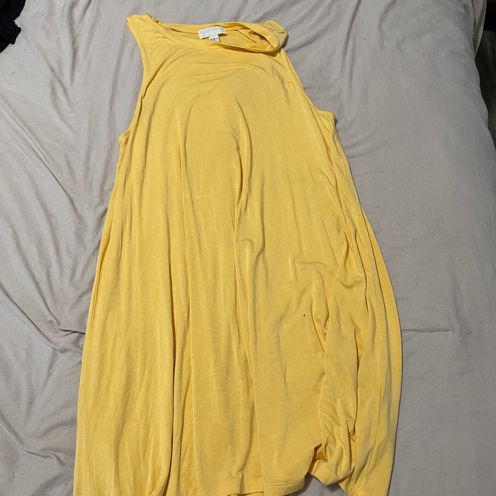 yellow dress